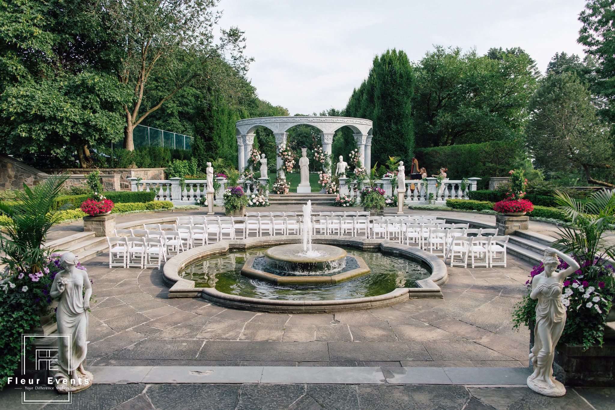 Fleurweddings-Wedluxe-graydon-hall-manor-yuki10