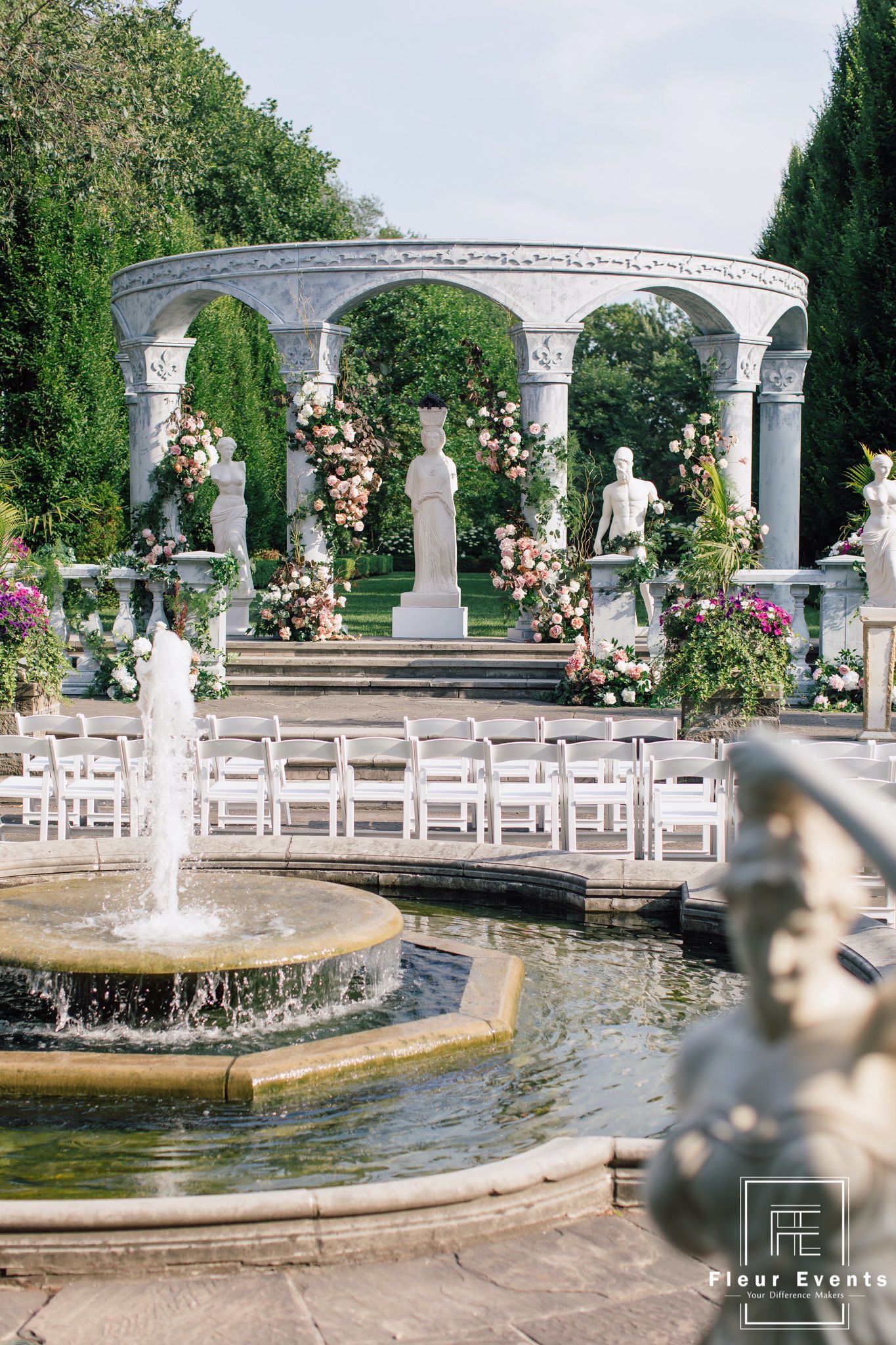 Fleurweddings-Wedluxe-graydon-hall-manor-yuki4