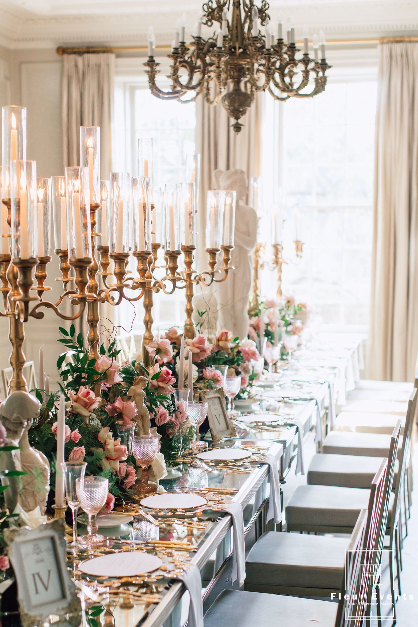 Fleurweddings-Wedluxe-graydon-hall-manor-yukizhou-dinner13