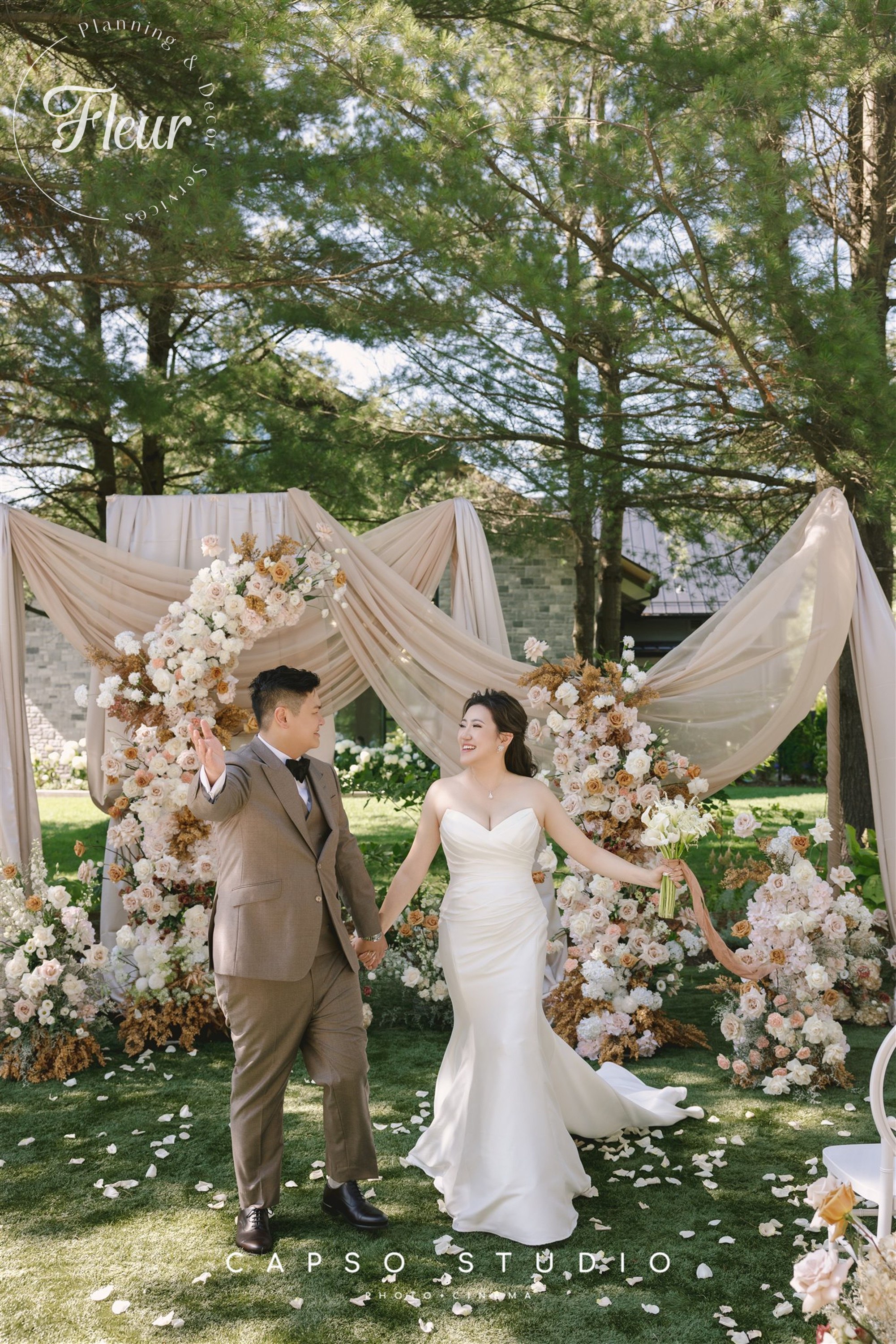 fleurweddings_QueenieRonald_threefeathersterrace30