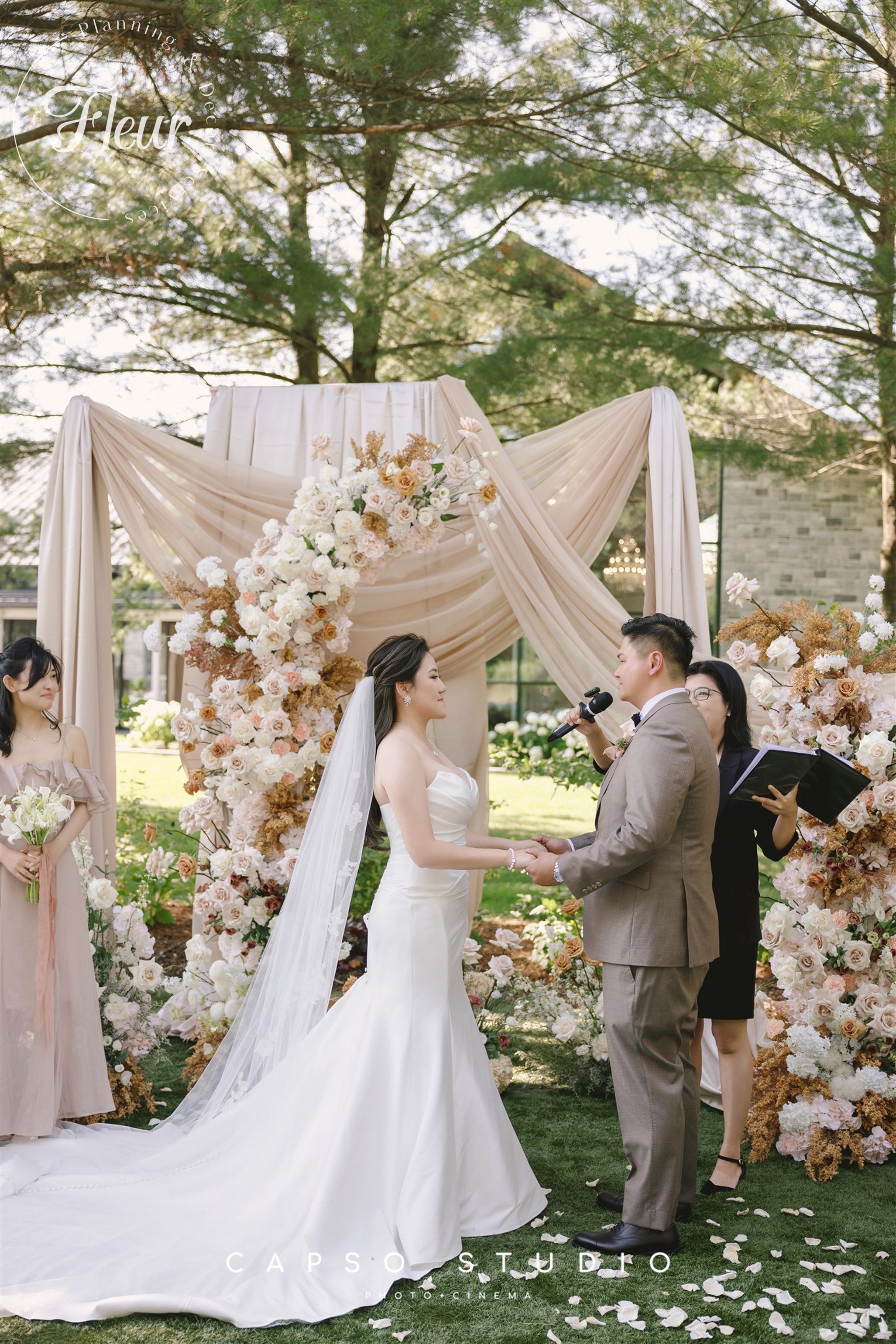 fleurweddings_QueenieRonald_threefeathersterrace36