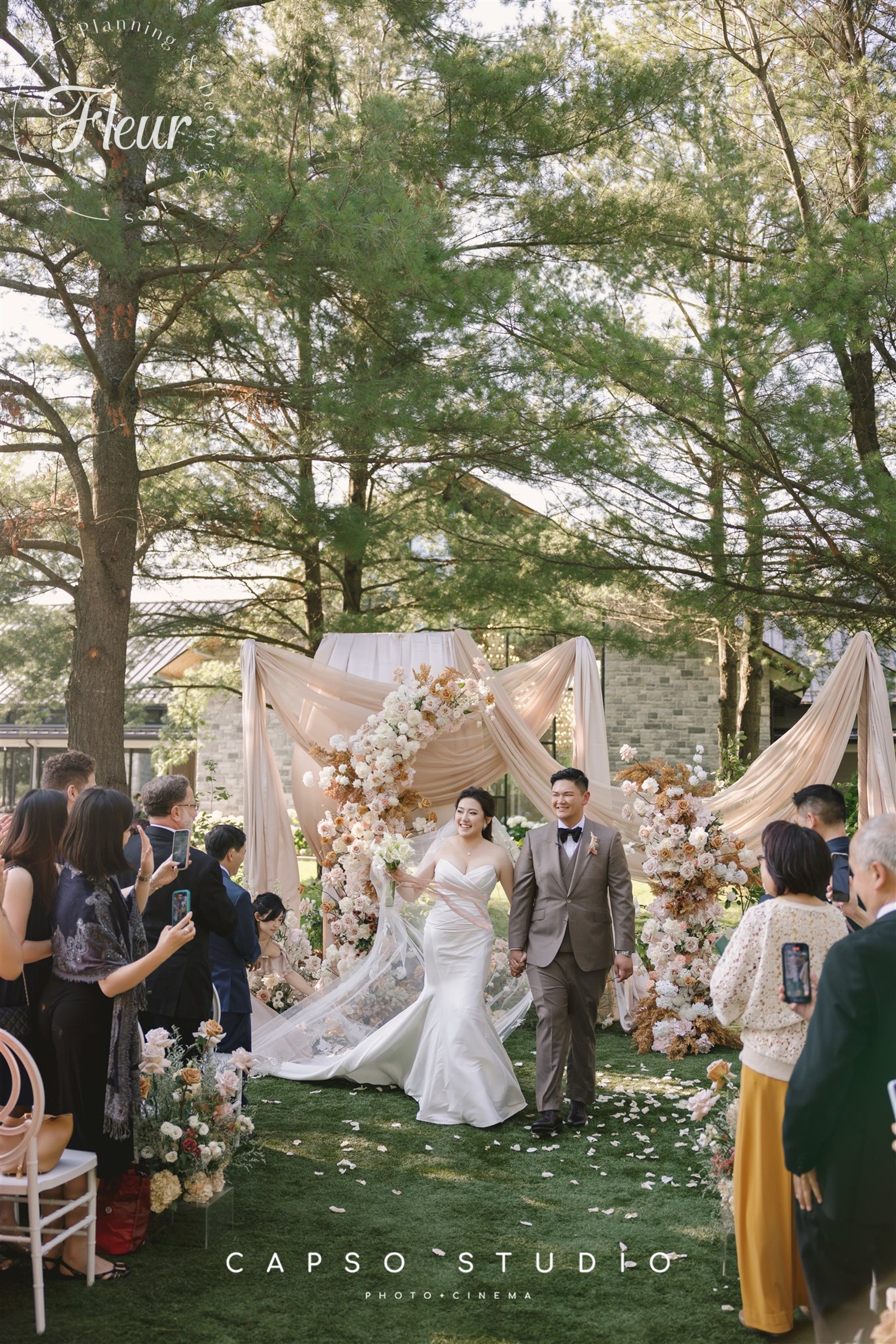 fleurweddings_QueenieRonald_threefeathersterrace38