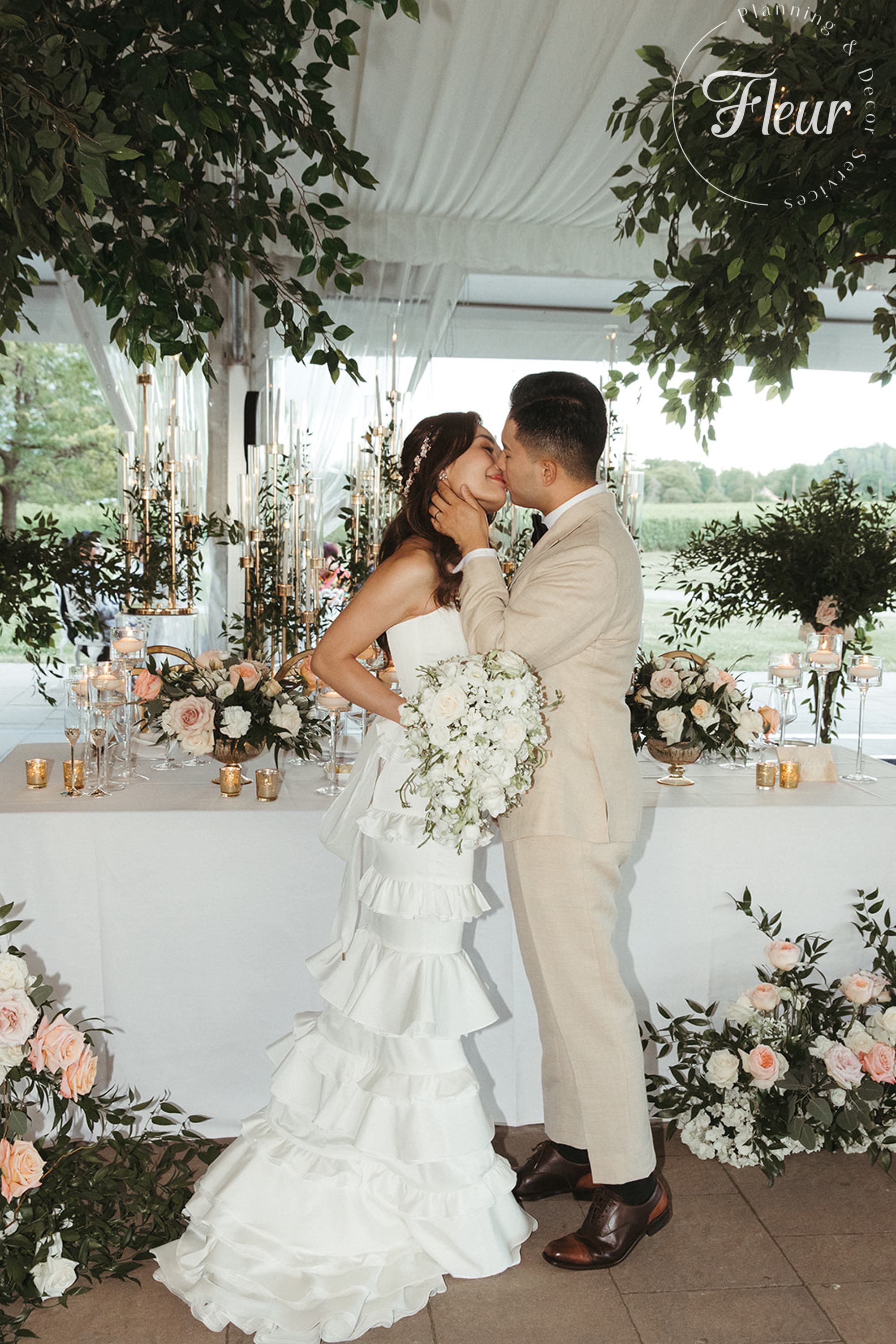 fleurweddings_chateaudescharmes_janealex48