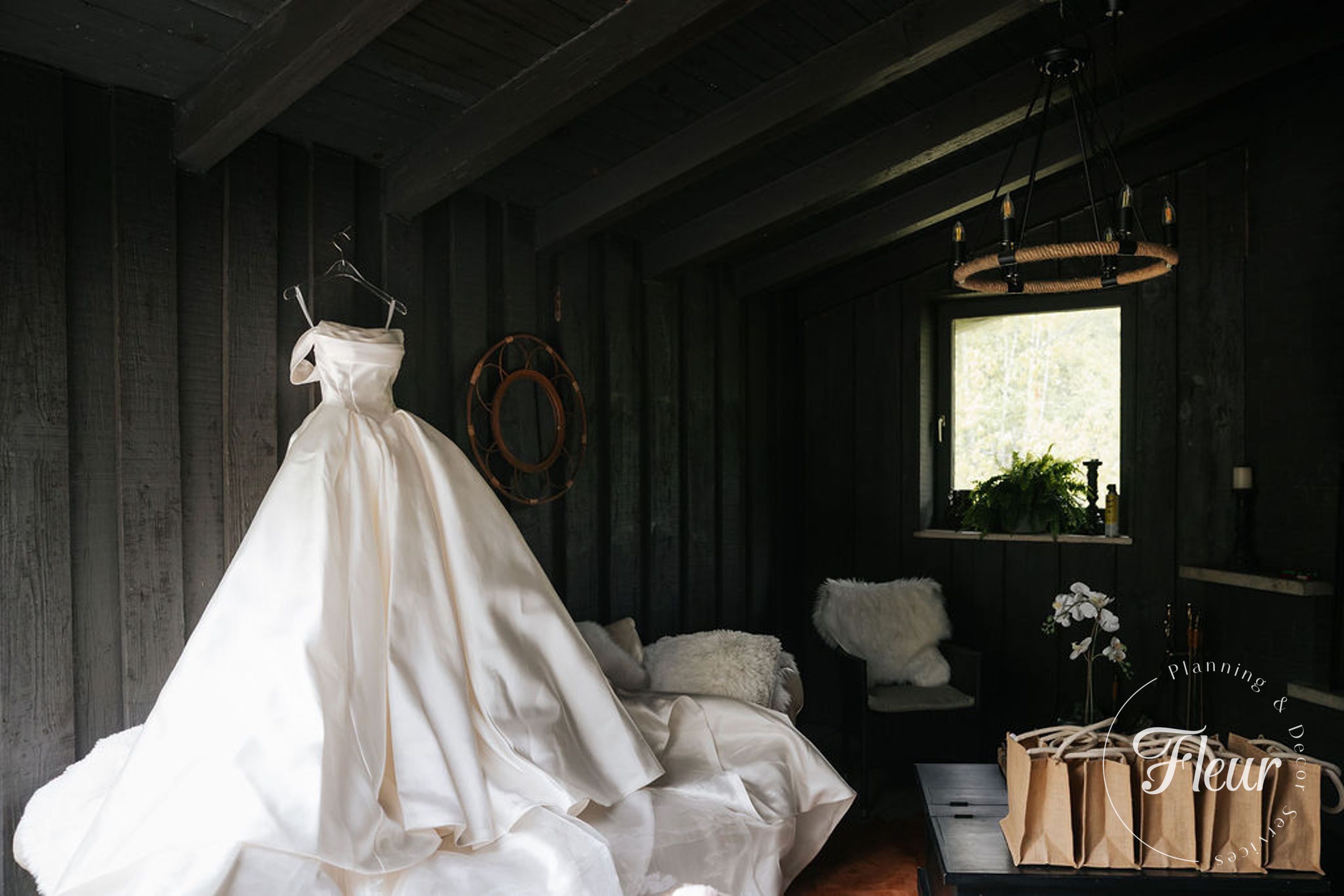 fleurweddings_whisperingsprings_sabrinajason3