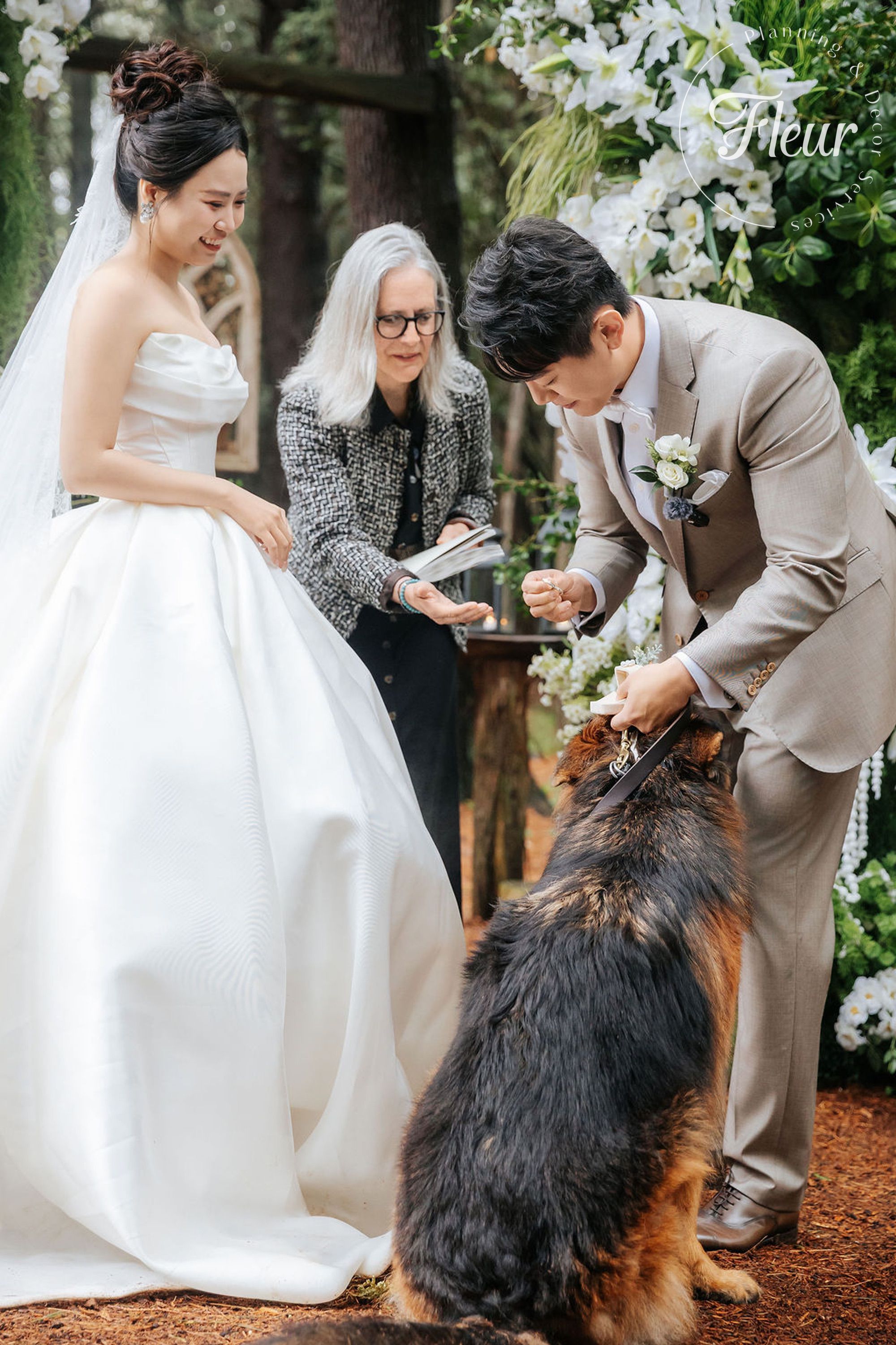 fleurweddings_whisperingsprings_sabrinajason401